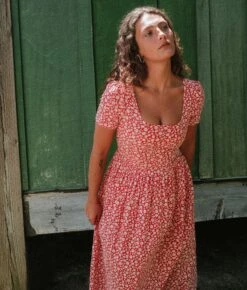 The Scarlet Dress Petites | Crimson Calendula 8 The Scarlet Dress Petites | Crimson Calendula -Ivona Sale Store 1 f1750d24 34aa 4e63 94b6 bff4858b820f