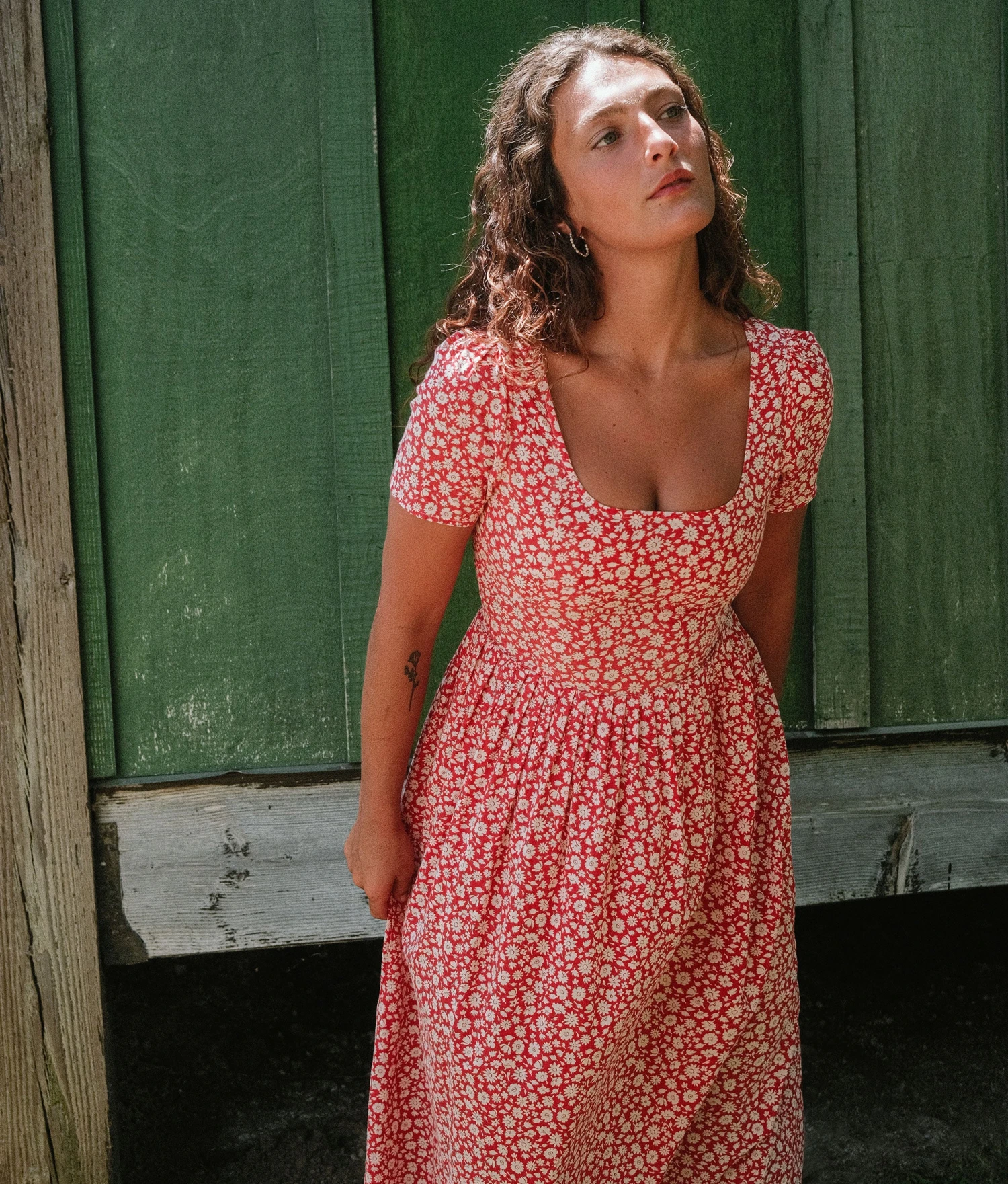 The Scarlet Dress Petites | Crimson Calendula 4 The Scarlet Dress Petites | Crimson Calendula - Image 4