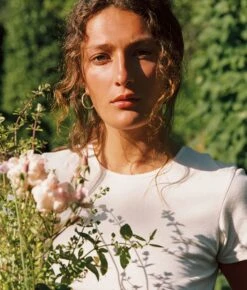 The Rayne Tee | Ivory -Ivona Sale Store 5 dae8f3d9 b13b 4ee7 9e87 5e9e23f8a61b