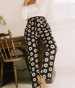 The Ava Pant | Noir Daisy -Ivona Sale Store Ava2 45562914 a7bc 4164 ab3c b0ce3d3ede00