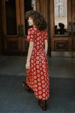 The Dawn Dress Petites | Crimson Daisy -Ivona Sale Store Dawn1 b8e0dc49 9ca7 4994 a2c0 0bdd6e8e67ee