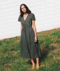 The Dawn Dress Petites | Night Strawberry 10 The Dawn Dress Petites | Night Strawberry -Ivona Sale Store DawnNightStrawberry4