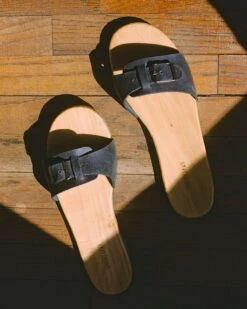 The Ventura Clog | Navy Leather