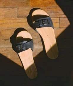 The Ventura Clog | Navy Leather -Ivona Sale Store Katrina b6bc5f4b 0a6b 435e bafb cebb0116261c