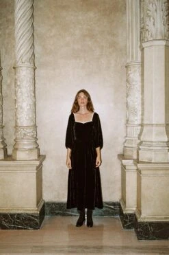 The Peyton Dress | Noir Velvet -Ivona Sale Store Peyton4 09e009d0 ccf4 49c1 8e9e 735871c78aba