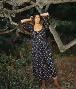 The Peyton Dress | Mums Ditsy Black 11 The Peyton Dress | Mums Ditsy Black -Ivona Sale Store Peyton4 b017bd2e 3404 4f5d a27d 778a8dd66ebb