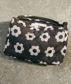 The Quilted Pouch | Noir Daisy -Ivona Sale Store Pouch1