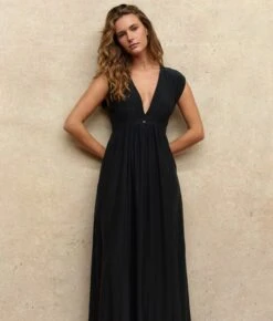 The Rosemary Dress | Midnight Silk 9 The Rosemary Dress | Midnight Silk -Ivona Sale Store Rosemary3 fe18f781 ecc4 40ea a2d9 8d3182b382c4