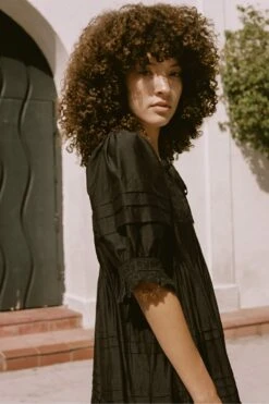 The Shaina Dress | Onyx 15 The Shaina Dress | Onyx -Ivona Sale Store Shaina5 98784807 1b12 4fa0 8f66 84b74b7c1cf3